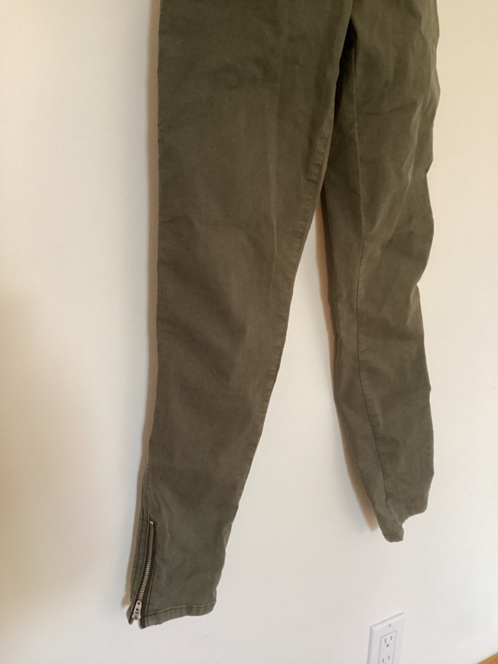 Guess jumpsuit - Picture 6 of 11